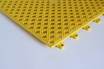 Kumfi Duckboard PVC Tile | 1 Tile | 0.3m x 0.3m | Topaz Yellow | Blue Diamond Matting