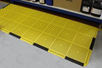 Kumfi Duckboard PVC Tile | 1 Tile | 0.3m x 0.3m | Topaz Yellow | Blue Diamond Matting