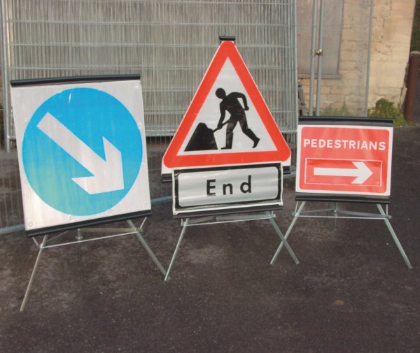 Folding Traffic Sign | "Men at Work" Sign | 750mm x 750mm | Complete With Tripod