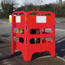 TRAFFIC-LINE Pedestrian Safety Barrier | 3 Sided | 750h x 1000w x 20d mm | HDPE | Openreach Approved
